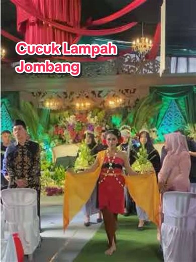 Cucuk lampah by : Sanggar tari ace center dance, Gudo Jombang . . Menerima job dalam kota maupun luar kota ✨ . #jombangtiktok #jombang24jam #sanggartari #cucuklampah #weddingtiktok