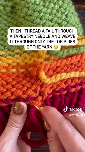 Cómo tejer y ocultar los extremos en el punto