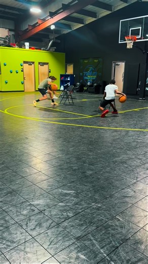 ELITE SKILLS SESSIONS @ TEN-10 TRAINING 💪🏀 Elite Skills is where confidence is built, skills are sharpened, and athletes are developed the right way. We focus on intentional reps, game-speed execution, and teaching athletes how to trust their work. ✔️ Build real confidence ✔️ Develop high-level skills ✔️ Create better, more complete athletes This is more than training — it’s preparation for the next level. Work with purpose. Train elite. #Ten10Training #EliteSkills #AthleteDevelopment #Confide