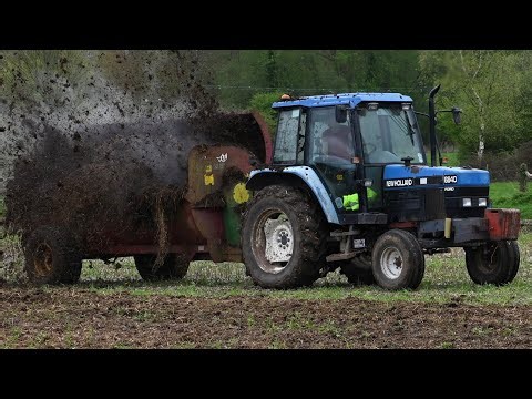 Muck Spreading with John Deere 6155R & Ford New Holland 6640 and Loading with JCB TM320s