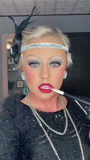 1920's Makeup Tutorial: Decade-Inspired Look