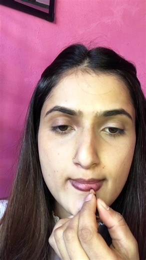 Trying different lip combo , please ignore my thuto lipliner 😆 #makeup #lipstick #foryou