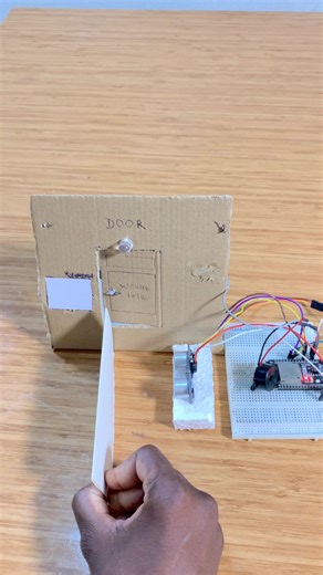 Interface HC-SR04 Sensor and Servo Motor with ESP32 | Home Automation https://linktw.in/ZOZjfQ | Upload Ideas with Itamar