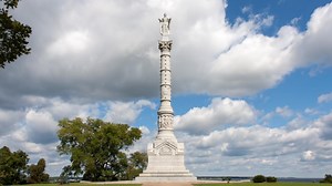Gov. Youngkin celebrates 250th anniversary of U.S. Army at Yorktown Battlefield