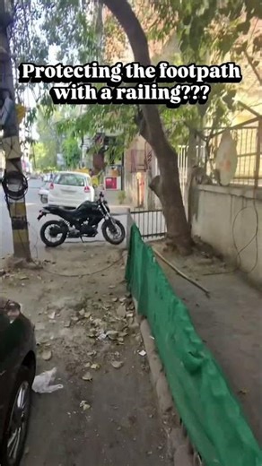 Immaculate footpath near Post Office, Ramesh Nagar, Delhi