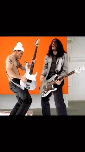 John in Cant stop🧡 #Flea #RedHotChiliPeppers #RHCP #RockAndRoll | Red Hot Chili Peppers Forever