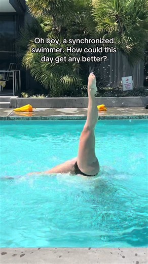 What’s better than one synchronized swimmer? 👀 Ft. @Claudia Coletti #synchronizedswimming #swimming