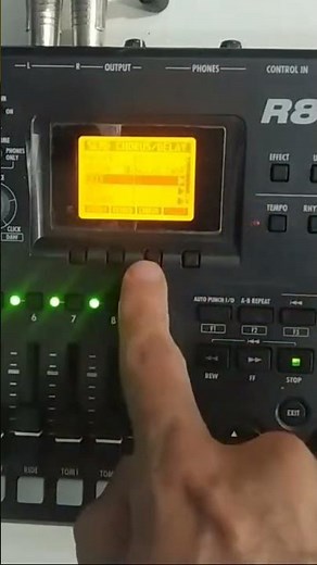 Zoom r8: aplicando reverberancia y chorus (modo fácil)