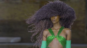 11K views · 1K reactions | Long and layered silhouettes, followed by shortened, sculptural dresses. #ValentinoDesAteliers is an experiment in volume, cut, color and, above all, collaboration and community. Watch the entire show at https://on.valentino.com/VALENTINODESATELIERS | Valentino | Facebook
