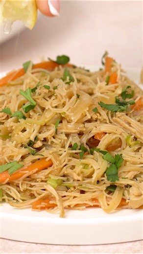 Light, flavorful, and easy to make ahead. Filipino pancit. Recipe link in comments 👇 | JoCooks