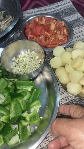 aloo simla mirch 😋#food #recipe #short