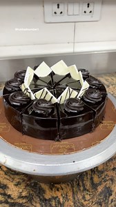 1.4M views · 7.3K reactions | Art of Making Chocolate Pastry in Delhi | Bhukkadnumber1 | Facebook