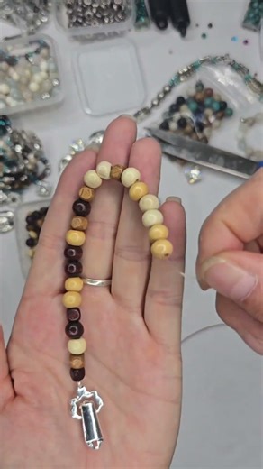 Easy beaded necklace tutorial..#necklacetutorial #beadingtutorial #jewelrymaking