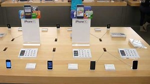Apple Stores being revamped with new layout, table displays