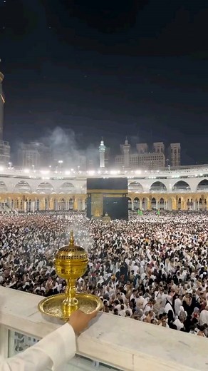 I am not but my soul circumambulates. #أجمل_صور_من_الحرمين_الشريفين #الكعبة_المشرفة #maca #makkah614 #مصورات_مكة #mekke #foto #مكة_المكرمة #مكة #الحرمين #the_most_beautiful_photos_from_haramain_from_haramain #المسجد_الحرام #medineimünevvere #فوتوغرافي #mecca #explore #الكعبة #kabe #fotografia #abukhshofficial #haramain_photo #the_most_beautiful_photo_from_haramain_haramai #haramain_photos #مكه_المكرمة #makkah | Masjid Al Haram