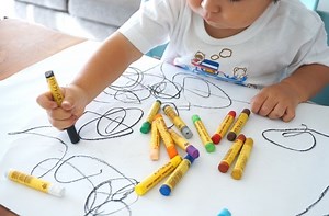 The 15 Best Crayons for Toddlers (And Babies!!)