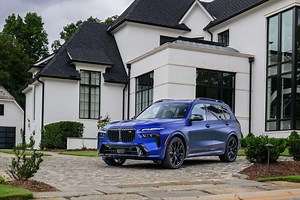 BMW X7 M60i Quicker Than Advertised In Acceleration Test Despite Damp Road