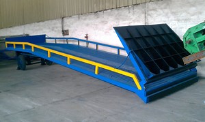[Hot Item] Mobile Forklift Loading Dock Ramp