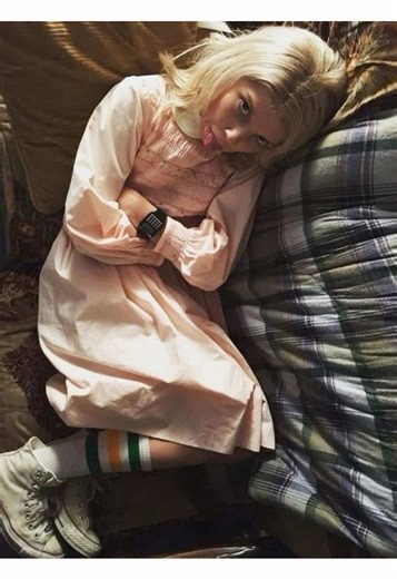 Ppl on twt were arguing abt what modern au jane’s style wld be so this is my take i think :p why she Ourple #strangerthings #janehopper #elhopper #elevenhopper