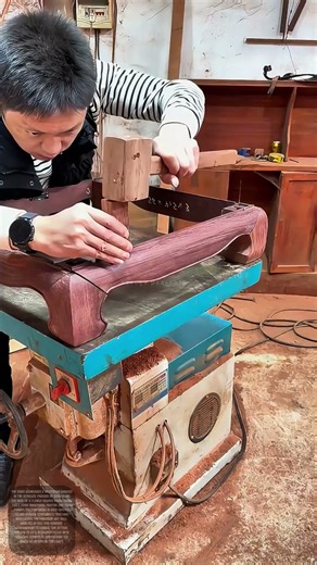Assembling a Flower Branch Round Dining Table Base with Mortise and Tenon Joints