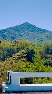 Vean la hermosa cascada que descubrí, que baja de la sierra de La Paz. ¿Ustedes ya la habían visto? 😍 Music: Balynt - Chase The Sundown | Erik Murillo