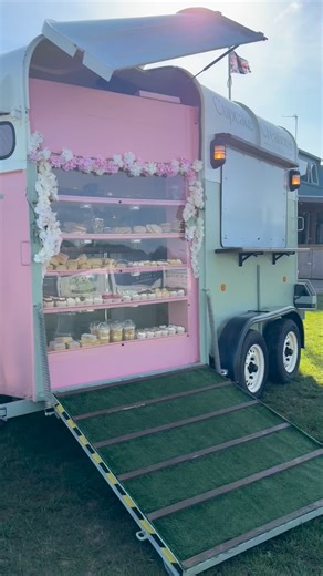 POV: you drive around with fresh cakes and coffee!😍☕️🍰 #cake #coffee #cakedecorating #foodtruck | CupCake’Creations