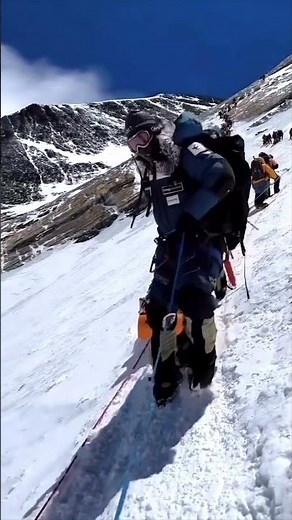 MOUNT EVEREST: QUEUES AND BODIES RECOVERED.