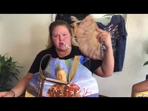 What's in my purse: REDNECK Edition