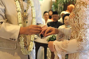 What's It Really Like to Get Married?