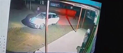 🇿🇦Why shoot the driver, instead of only hijacking the vehicle 🤔~ Garankuwa, northwest of Pretoria.