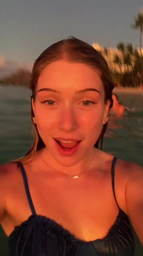 put a lot of trust into the ocean for this one #hawaii #NightDoneRight