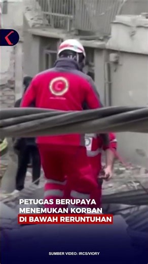 TIM PENYELAMAT SISIR PUING BANGUNAN RUSAK DI TEHERAN #short