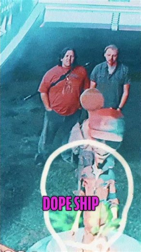 ALIENS REACT Paul's Amazing Ship Tour: Check Out the Dope Design