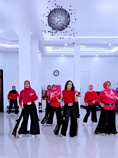 Learn the Girl In The Mirror Line Dance