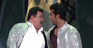 This throwback video of Rishi Kapoor and Ranbir Kapoor's dance performance will leave a bitter-sweet feeling