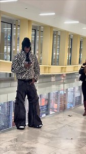 Compliment : je viens de voir un mec, il est trop frais 😍 #cameracachee #prank #complimenttostrangers | Diana Bbyy