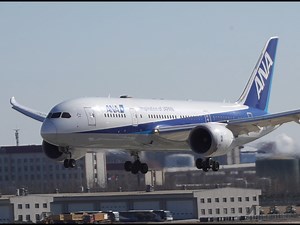 全日空波音788梦想客机JA805A优雅落地青岛胶东机场