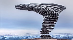 Listen to this eerie aeolian harp sculpture that sounds like a futuristic nightmare