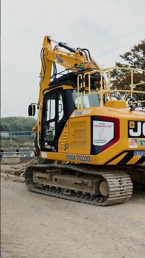 Powerfully versatile: the JCB 140X tracked excavator