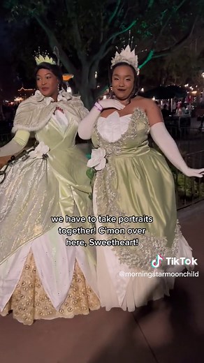 Meeting Miss Tiana at Disney Princess Nite Cosplaying as Her