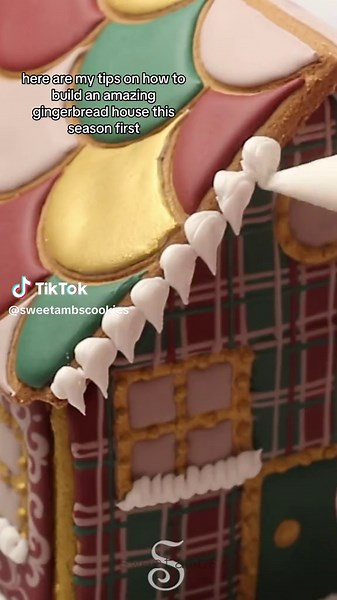 3 tips for building a gingerbread house! | gingerbread house