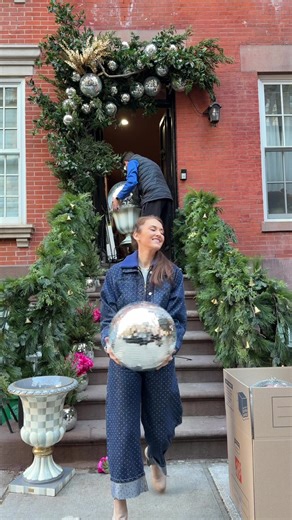 Let’s take down the disco ball 🪩 stoop together! #uppereastside #newyorker #decorinspo