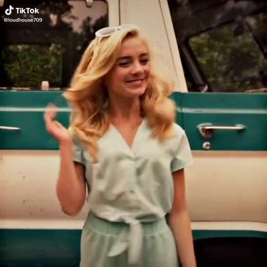 Leni Loud Sad in the House