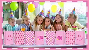 12Pcs Preppy Party Favor Bags Pink Smile Face Paper Gift Bags with Handles Heart Checkered Treat Candy Goodie Bag for Preppy Birthday Decorations Bachelorette Wedding Party Supplies Baby Shower