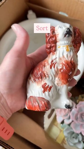 You spend months travelling back and forth. Sorting. Donating. Cleaning. Making decision after decision while carrying the weight of grief. This is the reality of clearing a home after a loved one has passed away. Clearing my dad’s home after he died was one of the hardest things I’ve ever done. And the hardest part? There was no roadmap. No one to tell me how to begin — or how to keep going when it got too much. That’s why I created my Curate & Clear Pathway. A gentle, step-by-step method to he