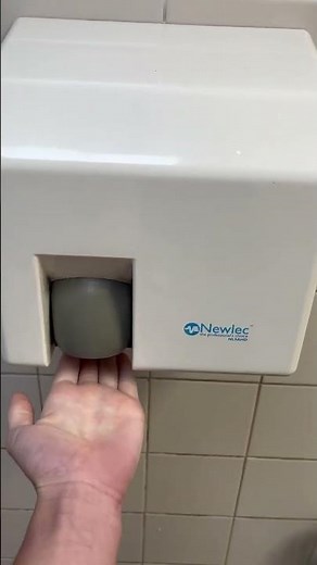 Newlec L9 hand dryer