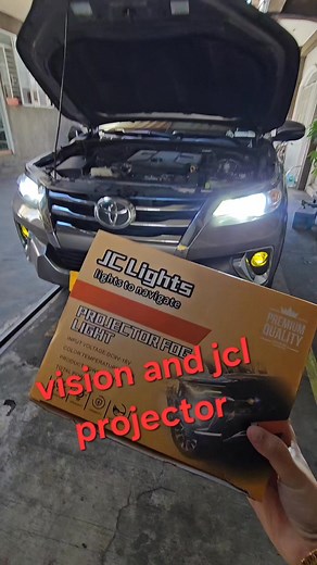 1.8K views | Vision led and jcl projector fog lamp #visionled #projectorfoglamp #fortuner | Jc Garage | Facebook