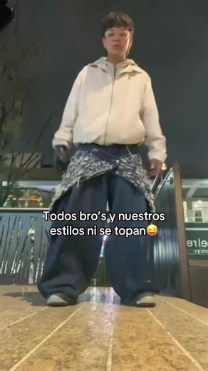 Del pantalón más ancho al menos ancho Jajsjsjs #outfit #bro #parati #y2k #streetwear