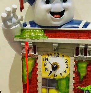 🔊 Sound on! Well, there's something you don't see every day. Such a fun video, @alhazmihazem. Click to shop: https://bit.ly/3LuvhHe | The Bradford Exchange