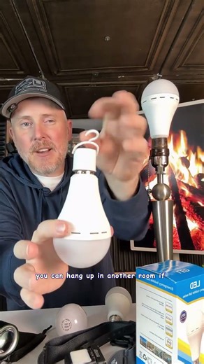 DEBAOBULB Rechargeable Emergency Light Bulbs Battery Powered LED Light Bulb 6000K Daylight E26 120